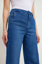 Lanius Marlene Jeans mit hoher Taille, mittelblau, aus Bio-Baumwolle | Sophie Stone