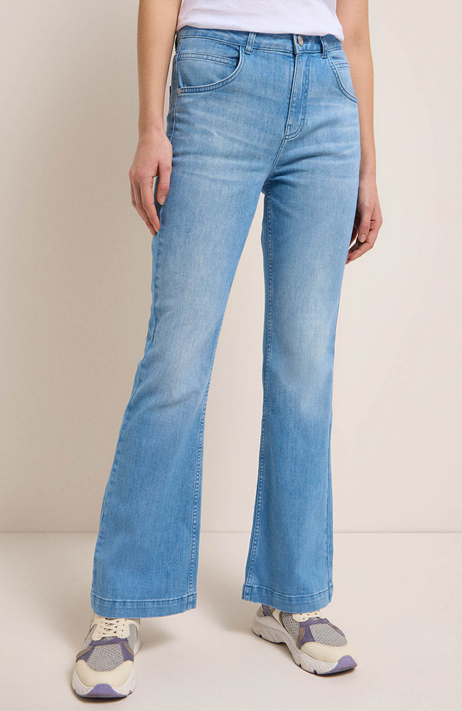 Lanius Flared Jeans mit hoher Taille hellblau aus Bio-Baumwolle für Frauen | Sophie Stone