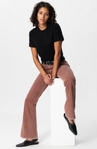 MUD Jeans Isy Flared brick aus Bio-Baumwolle | Sophie Stone