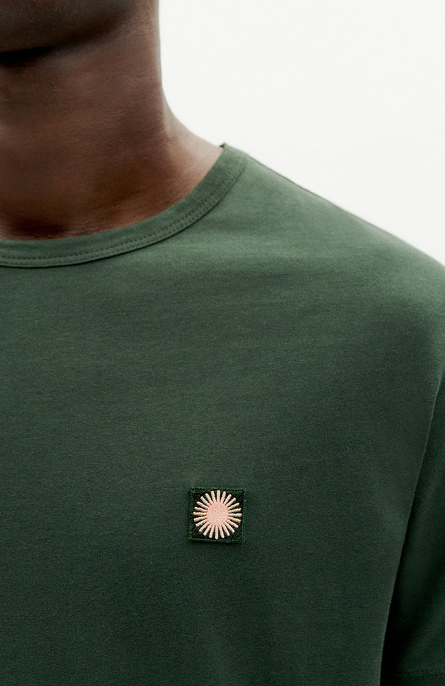 Thinking MU Coral Sol T-Shirt aus nachhaltiger Bio-Baumwolle für Männer | Sophie Stone
