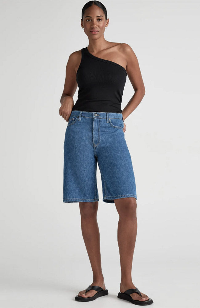 MUD Jeans Suzy Mid Short Medium Stone aus biologischer & recycelter Baumwolle women | Sophie Stone