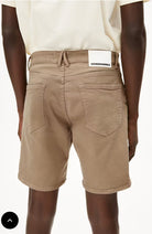 ARMEDANGELS Aarvo Shorts beige aus Bio-Baumwolle Herren | Sophie Stone