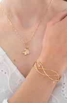 Eine schöne Geschichte Wave Rose Quartz Gold Armband | Sophie Stone