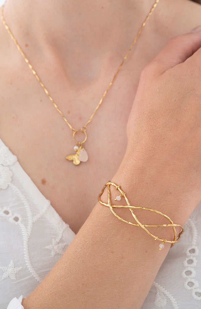 Eine schöne Geschichte Wave Rose Quartz Gold Armband | Sophie Stone