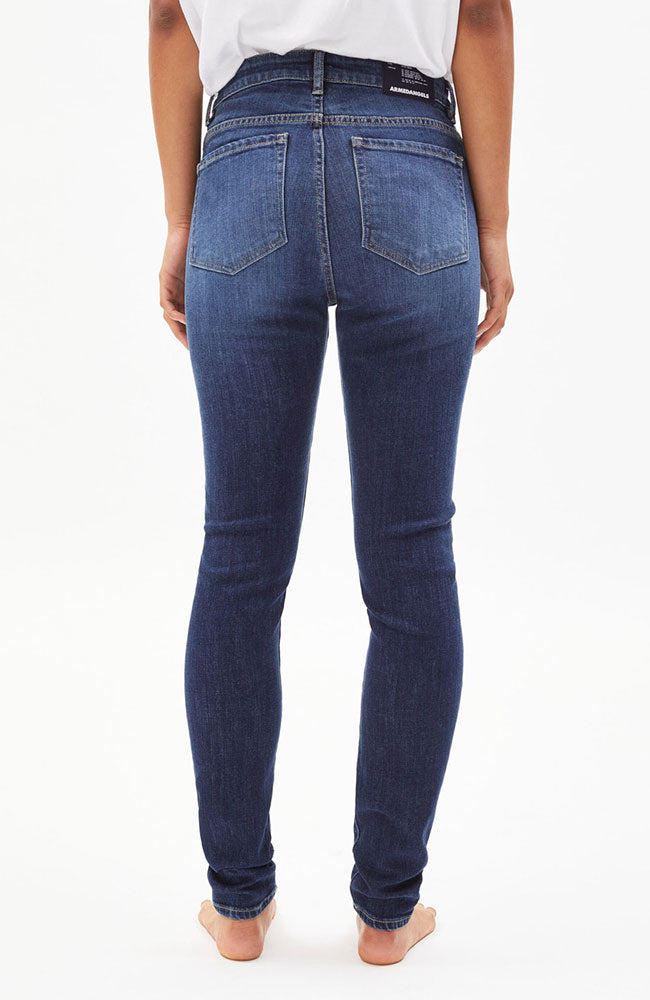 ARMEDANGELS Tillaa stretch strapazierfähige Jeans dunkle Tinte | Sophie Stone