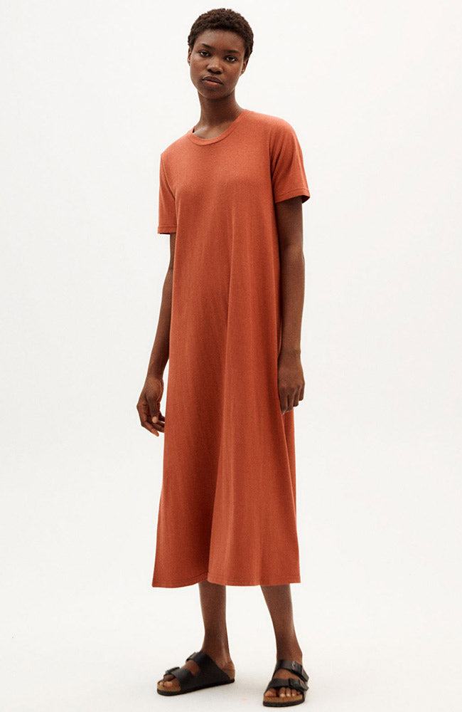 Thinking MU Clay rotes Hanf-Oueme-Kleid | Sophie Stone
